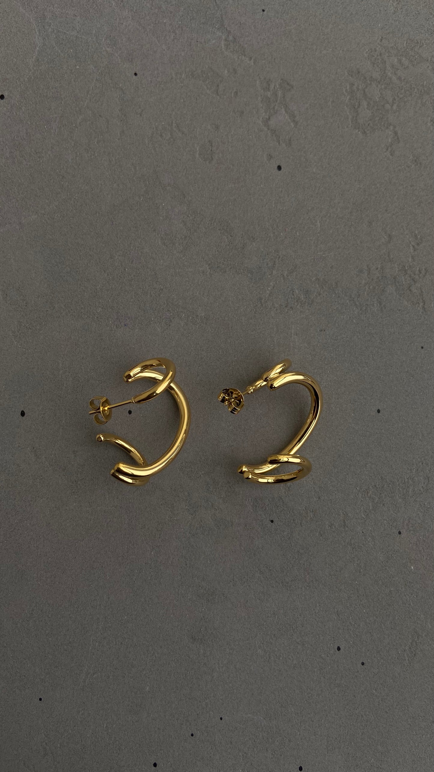 Leng Earrings